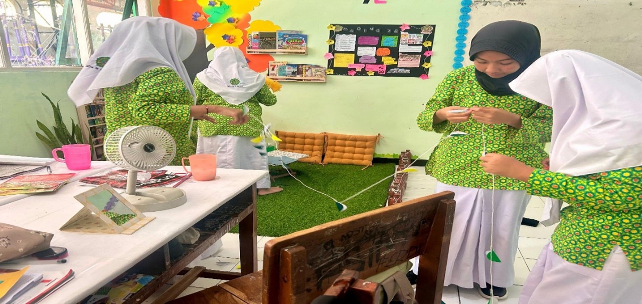 Siswa MTsN 9 Bantul Siapkan Diri untuk Lomba Pojok Baca Kelas